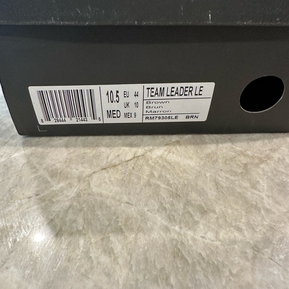 Fair condition Men’s 10.5 Kenneth Cole brown team Leader slip on loafer. - Picture 6 of 7